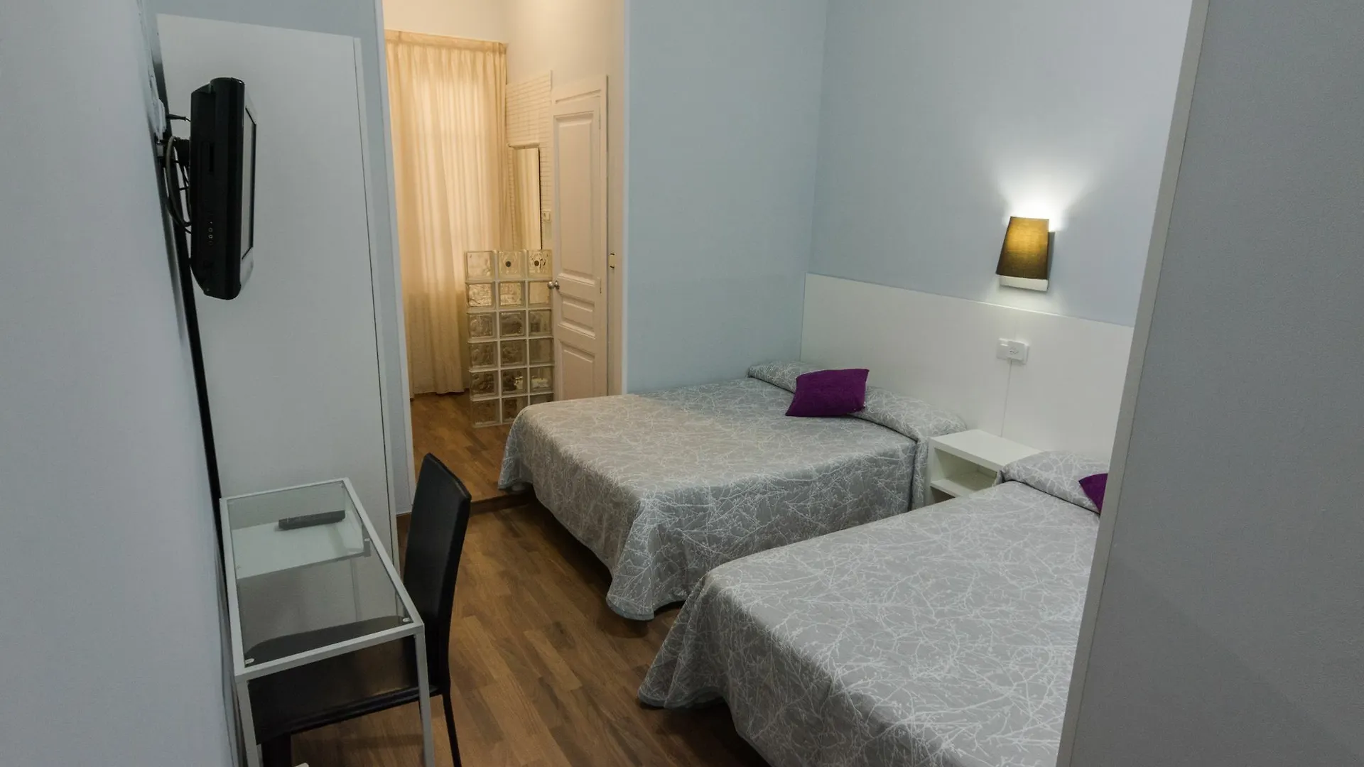 Hostal Lesseps Barcelona Vendégház