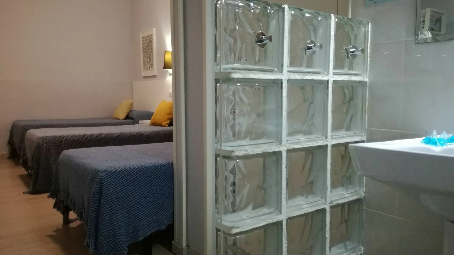 ** Vendégház Hostal Lesseps Barcelona Spanyolország