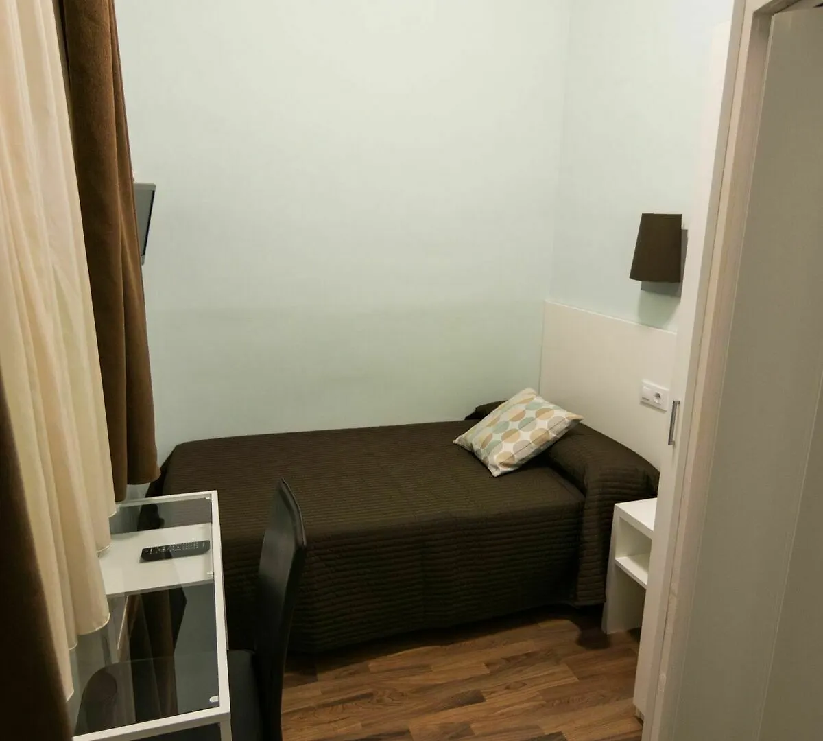 Hostal Lesseps Barcelona 2*,