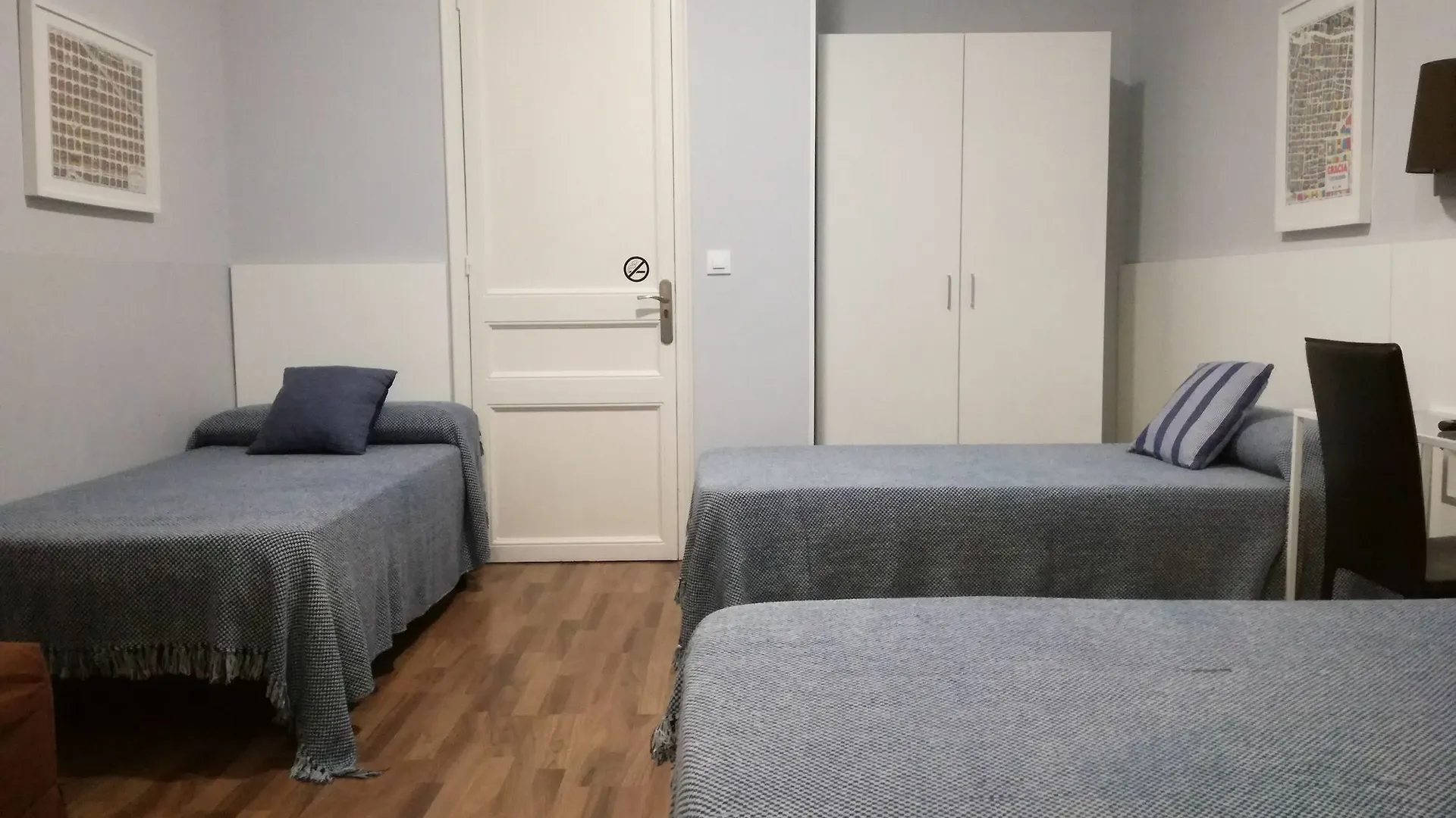 Hostel Hostal Lesseps Barcelona Spanyolország